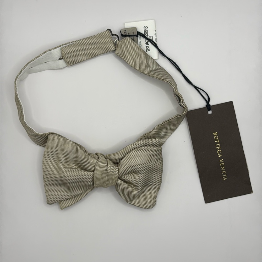 NWT- Bottega Veneta Bow Tie Color Sand